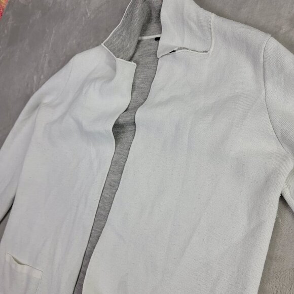 T Tahari White & Gray Colorblock Women's Sweater Cardigan | Size M - Picture 2 of 9
